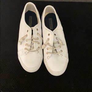 Size 8 white sperrys